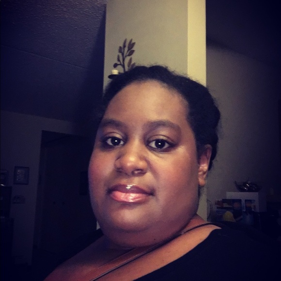 Meet your Posher, Carla - Picture 1 of 1